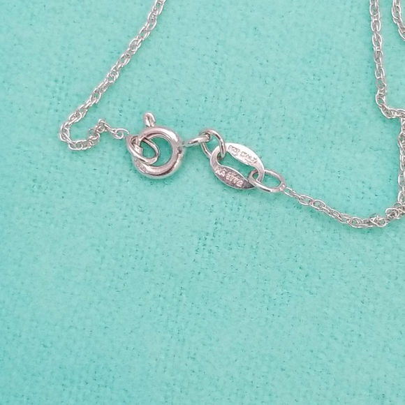 Sterling  silver pendant and chain - Picture 8 of 9